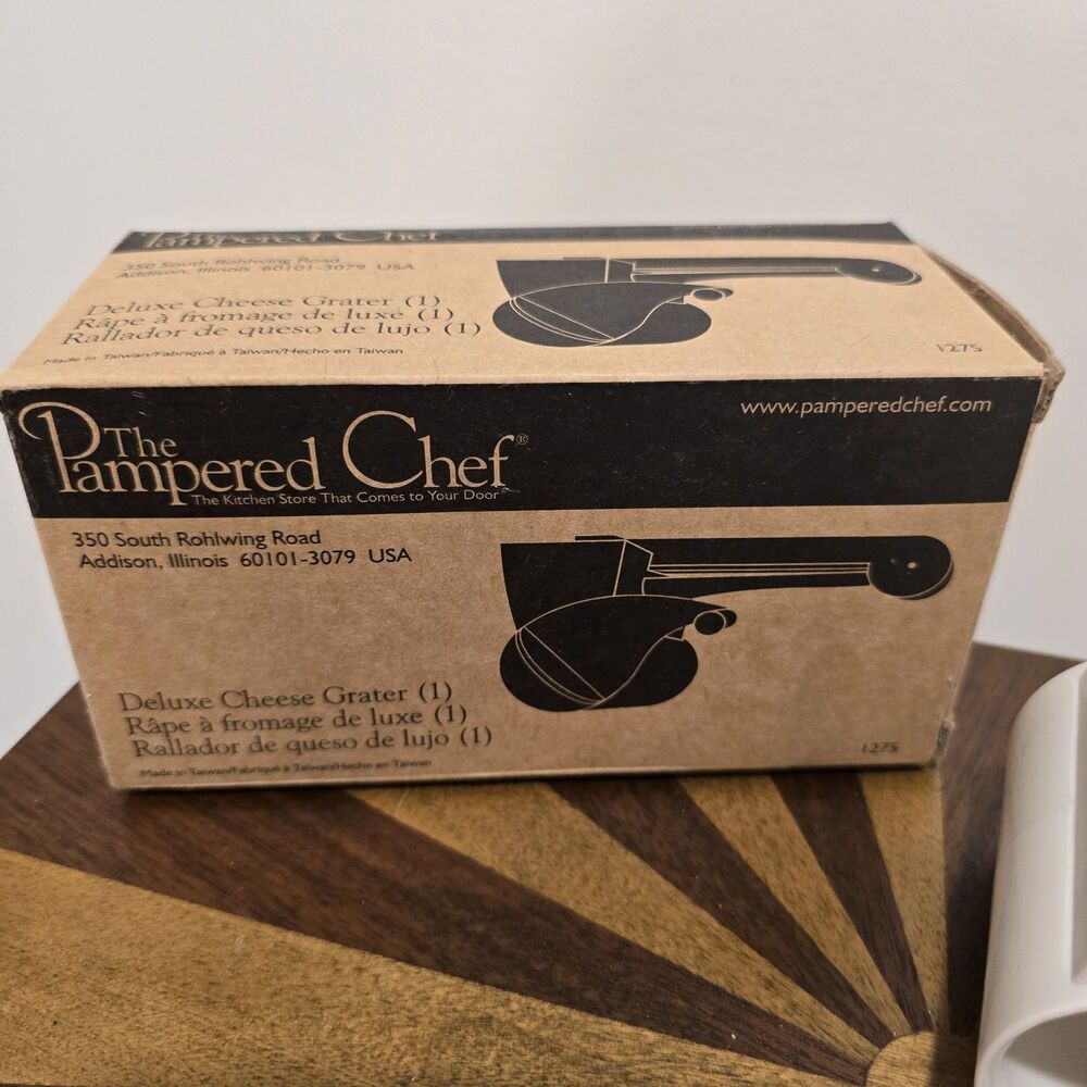 PAMPERED CHEF Deluxe Cheese Grater #1275 2 Blades Hand-Held Rotary Style - Picture 5 of 10